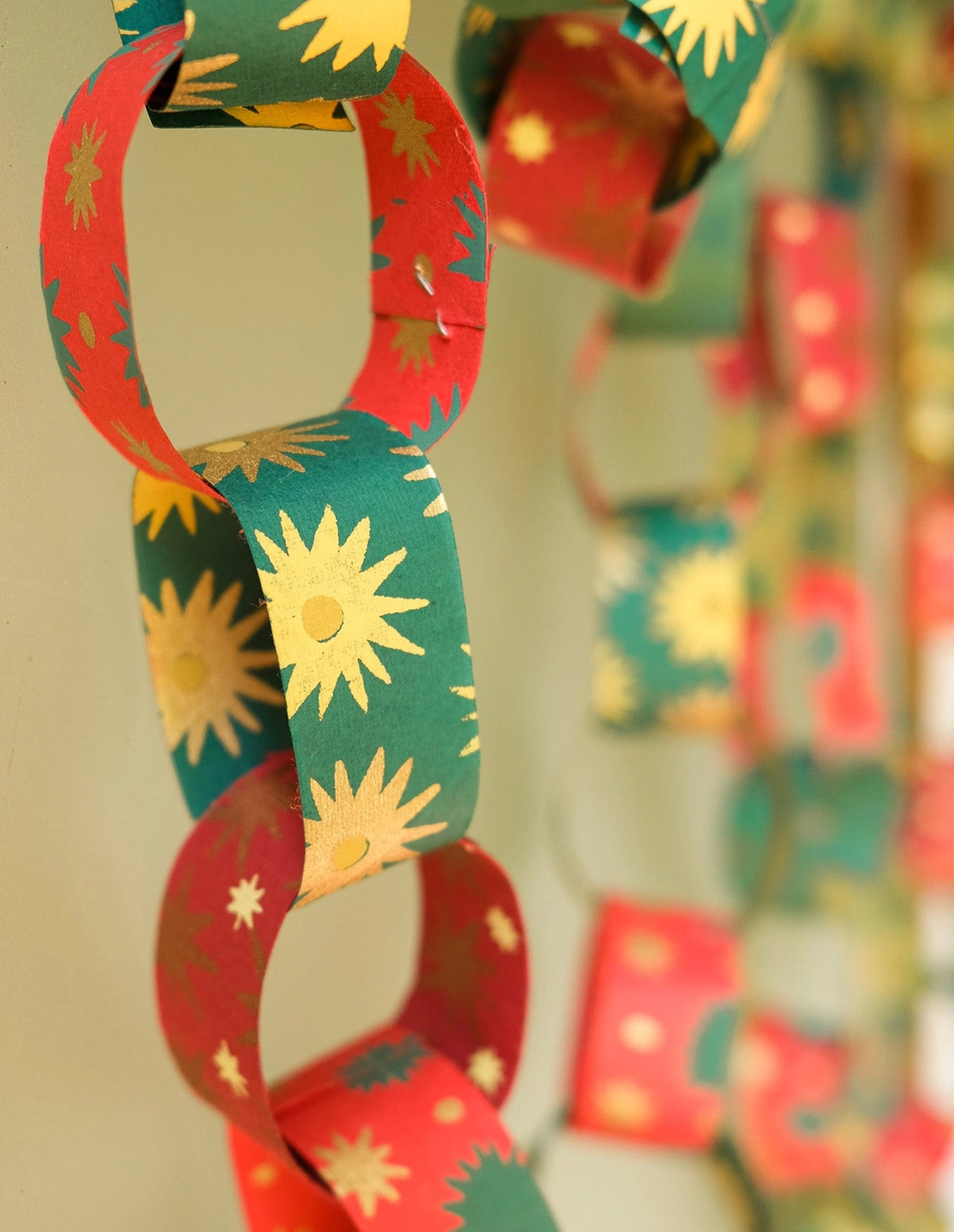 Festive Paper Chain Kit, East End Press