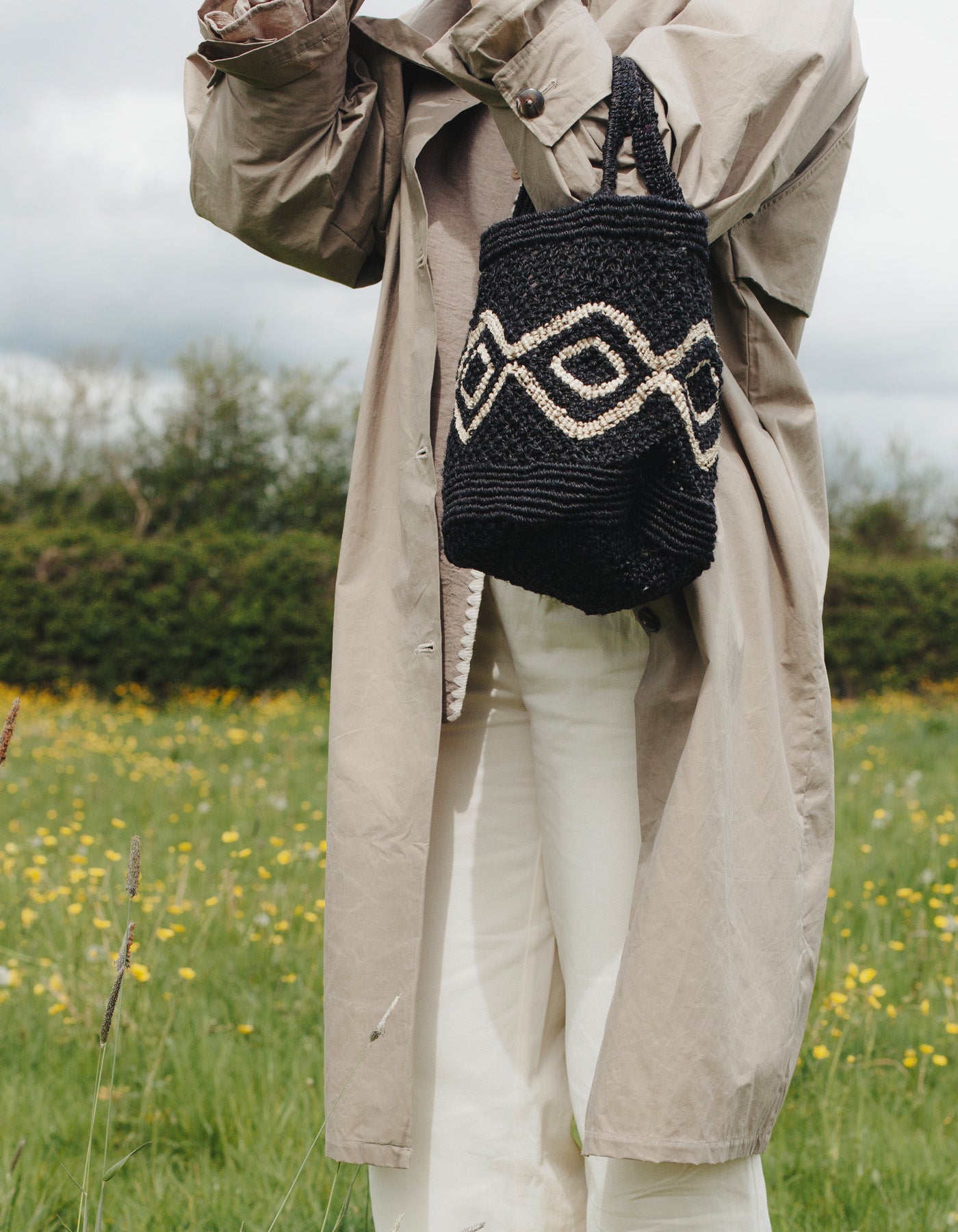 Black Small Round Jute Macrame Bag, Maison Bengal