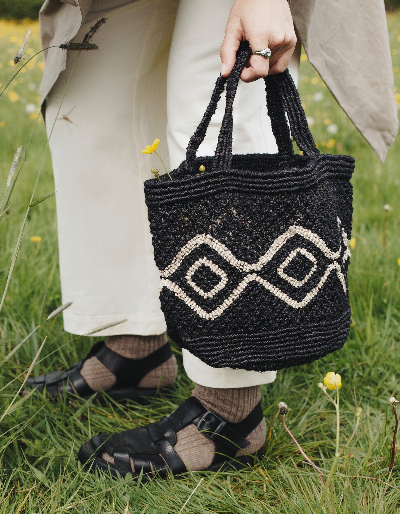 Black Small Round Jute Macrame Bag, Maison Bengal