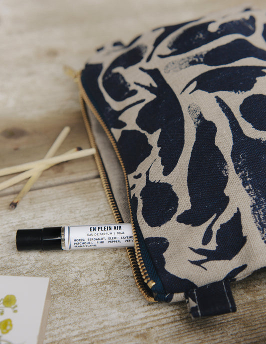 Printed Navy Linen Wash Bag, Blästa Henriët