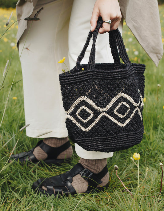 Black Small Round Jute Macrame Bag, Maison Bengal