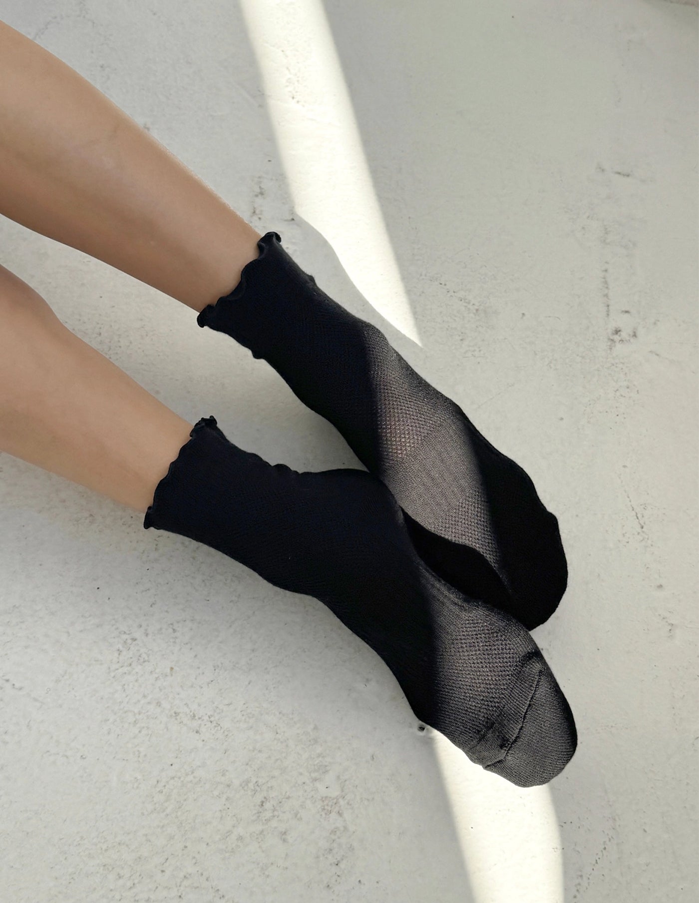 Black Ruffled Hugger Crew Socks, Le Bon Shoppe