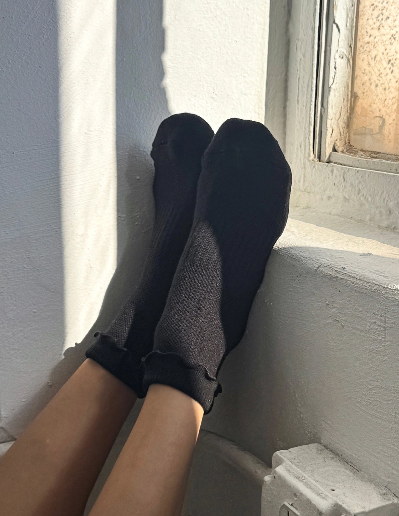 Black Ruffled Hugger Crew Socks, Le Bon Shoppe