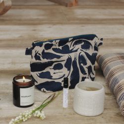 Printed Navy Linen Wash Bag, Blästa Henriët