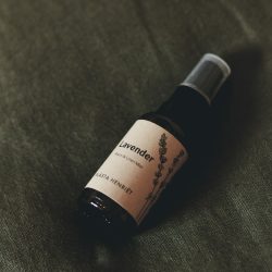 Lavender Room and Linen Mist, Blästa Henriët